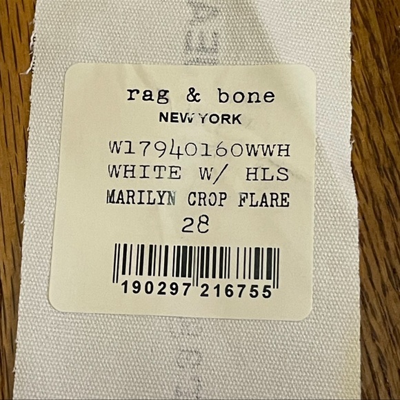 NWT White Marilyn Crop Flare Jeans - Picture 11 of 16